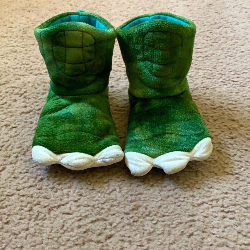 “DINOSAUR FEET” SLIPPERS - Toddler Boys 2T/3T